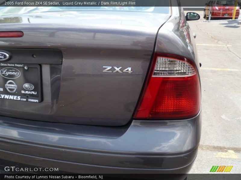 Liquid Grey Metallic / Dark Flint/Light Flint 2005 Ford Focus ZX4 SE Sedan