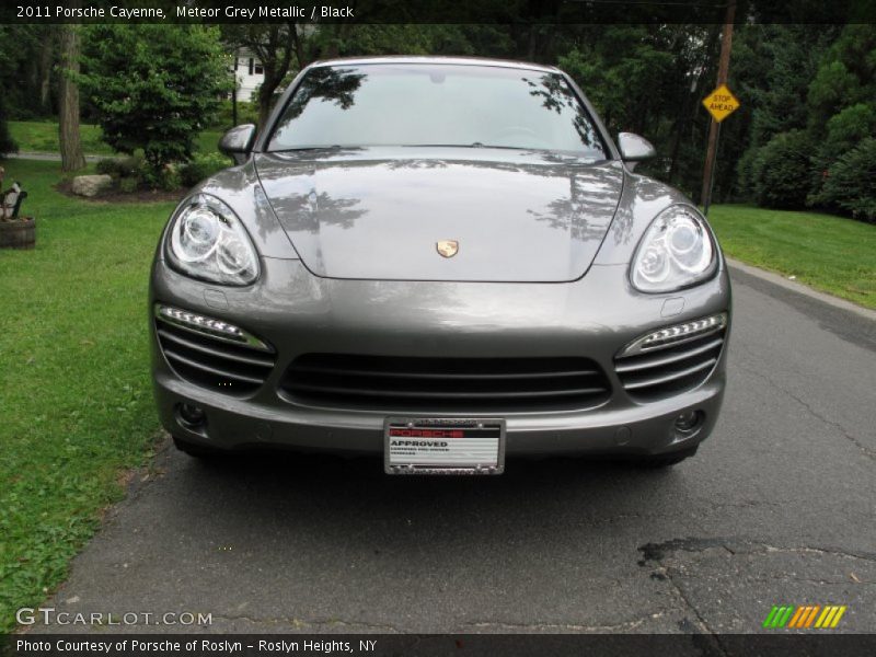Meteor Grey Metallic / Black 2011 Porsche Cayenne