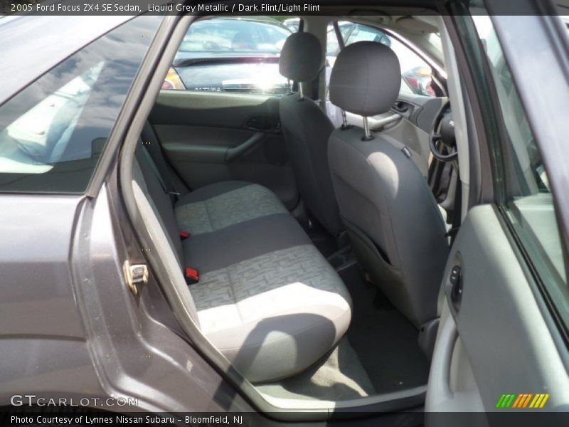 Liquid Grey Metallic / Dark Flint/Light Flint 2005 Ford Focus ZX4 SE Sedan