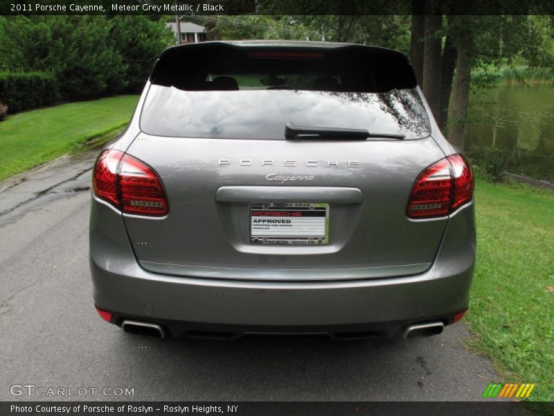 Meteor Grey Metallic / Black 2011 Porsche Cayenne