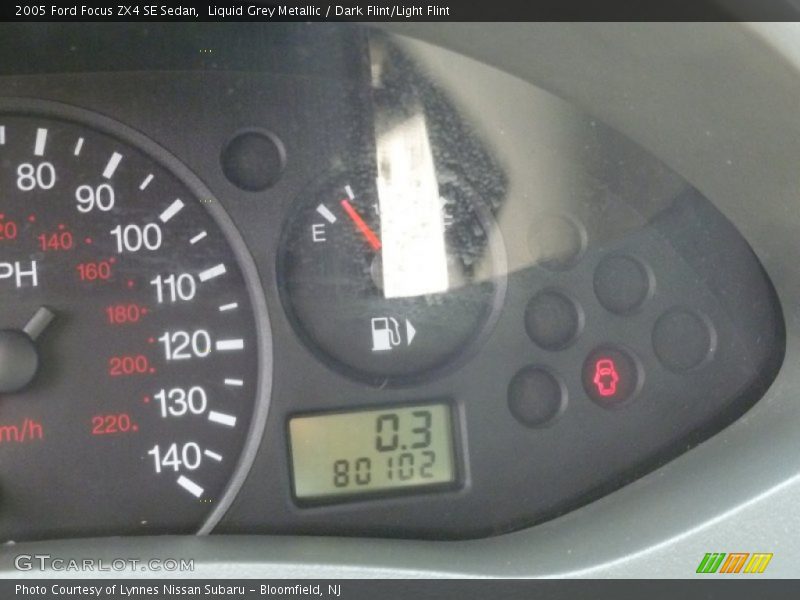 Liquid Grey Metallic / Dark Flint/Light Flint 2005 Ford Focus ZX4 SE Sedan