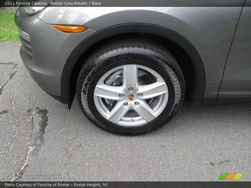 Meteor Grey Metallic / Black 2011 Porsche Cayenne
