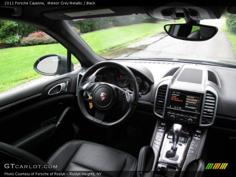 Meteor Grey Metallic / Black 2011 Porsche Cayenne