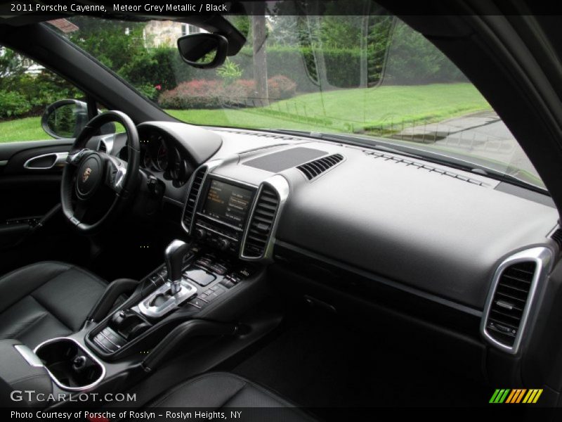 Meteor Grey Metallic / Black 2011 Porsche Cayenne
