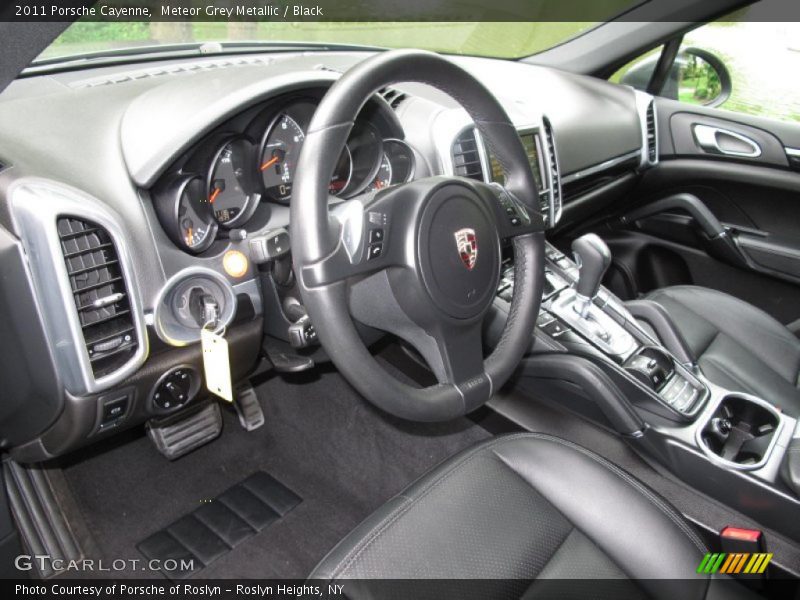 Meteor Grey Metallic / Black 2011 Porsche Cayenne