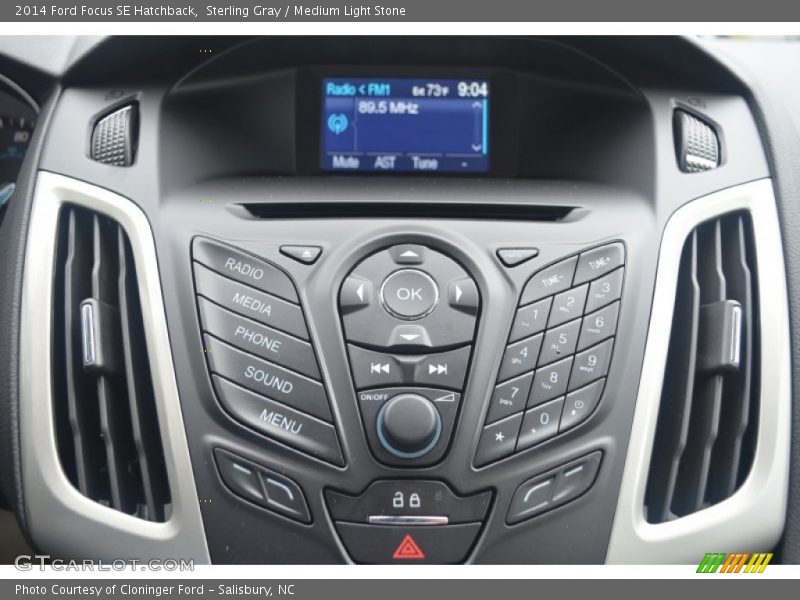 Controls of 2014 Focus SE Hatchback