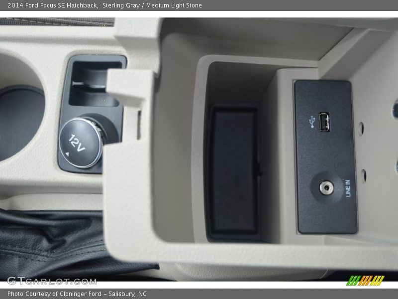 Sterling Gray / Medium Light Stone 2014 Ford Focus SE Hatchback