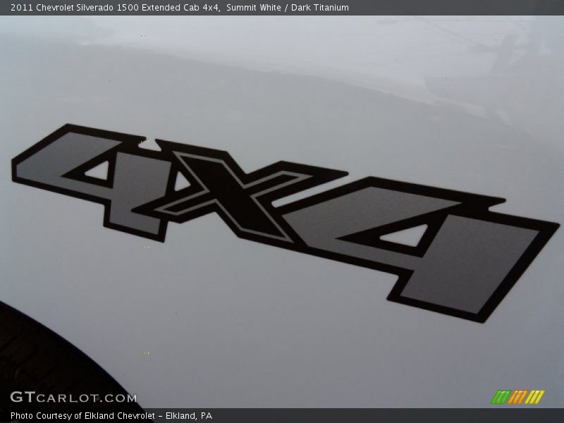 Summit White / Dark Titanium 2011 Chevrolet Silverado 1500 Extended Cab 4x4