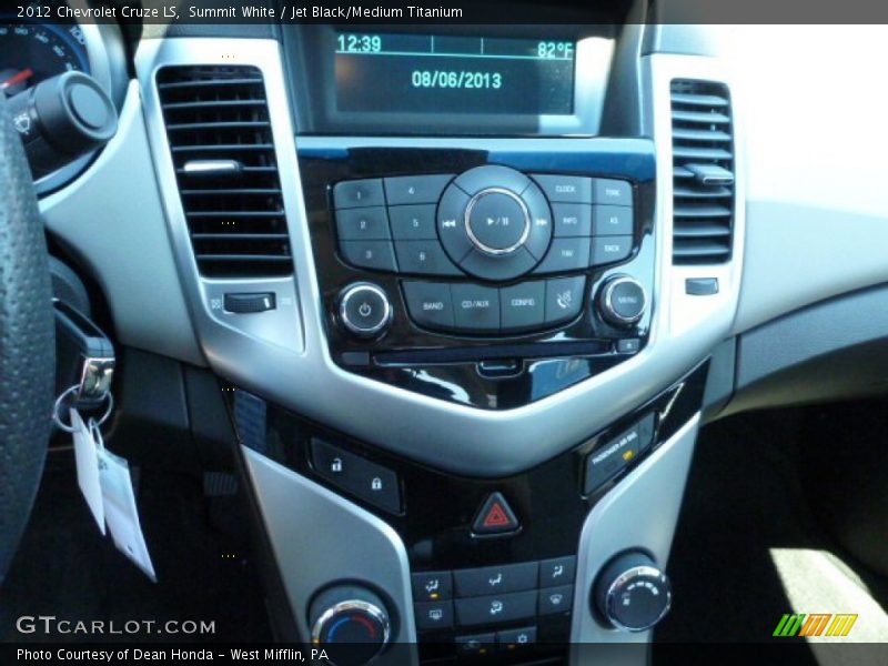 Summit White / Jet Black/Medium Titanium 2012 Chevrolet Cruze LS