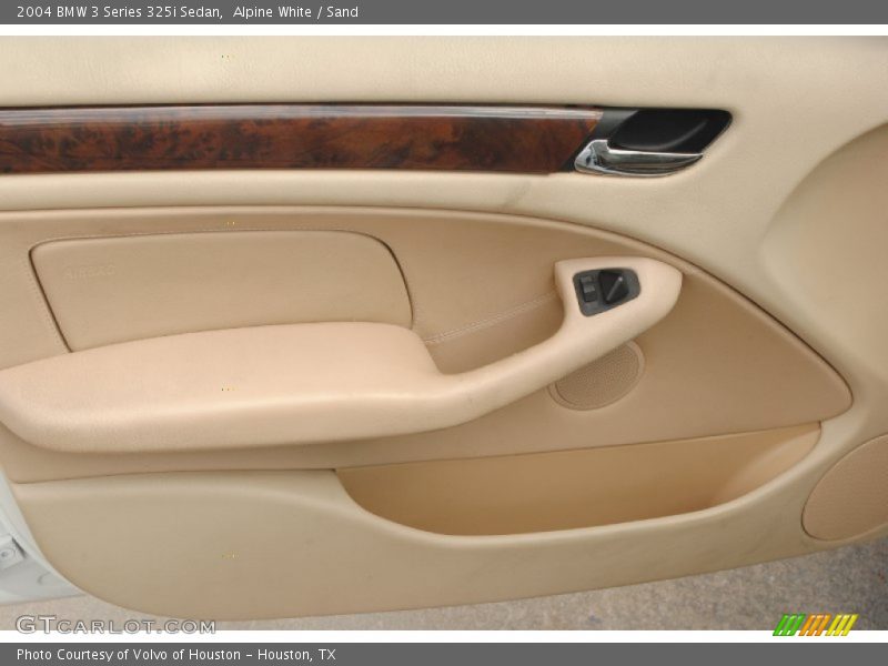 Alpine White / Sand 2004 BMW 3 Series 325i Sedan