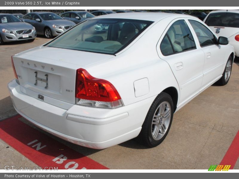 Ice White / Graphite 2009 Volvo S60 2.5T