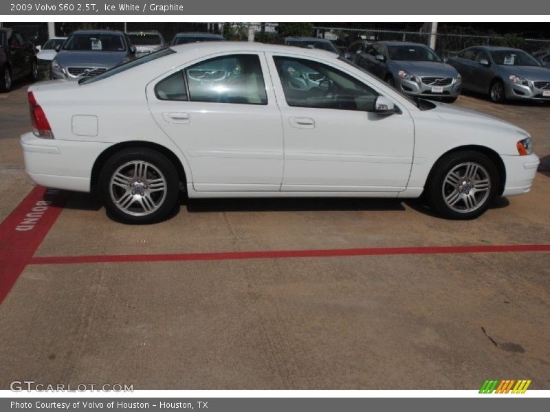 Ice White / Graphite 2009 Volvo S60 2.5T