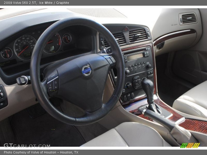 Ice White / Graphite 2009 Volvo S60 2.5T