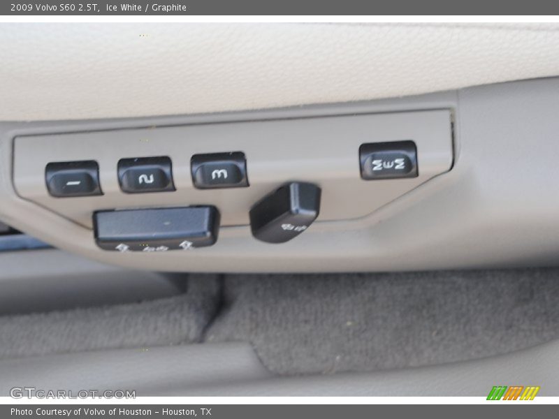 Ice White / Graphite 2009 Volvo S60 2.5T