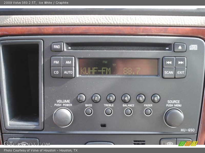 Ice White / Graphite 2009 Volvo S60 2.5T