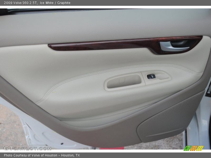 Ice White / Graphite 2009 Volvo S60 2.5T