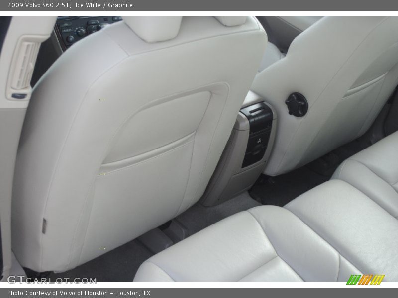 Ice White / Graphite 2009 Volvo S60 2.5T