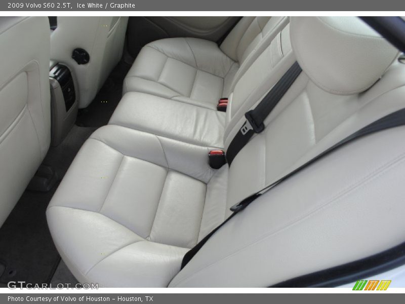 Ice White / Graphite 2009 Volvo S60 2.5T