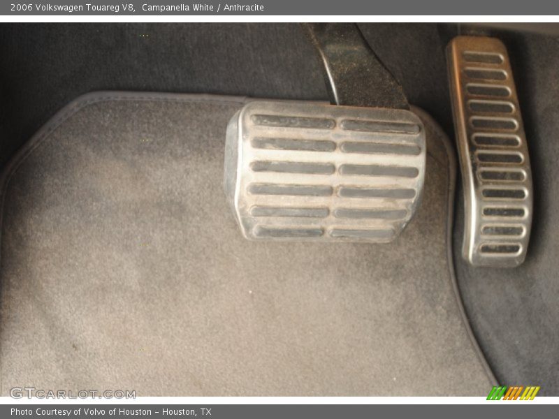 Campanella White / Anthracite 2006 Volkswagen Touareg V8