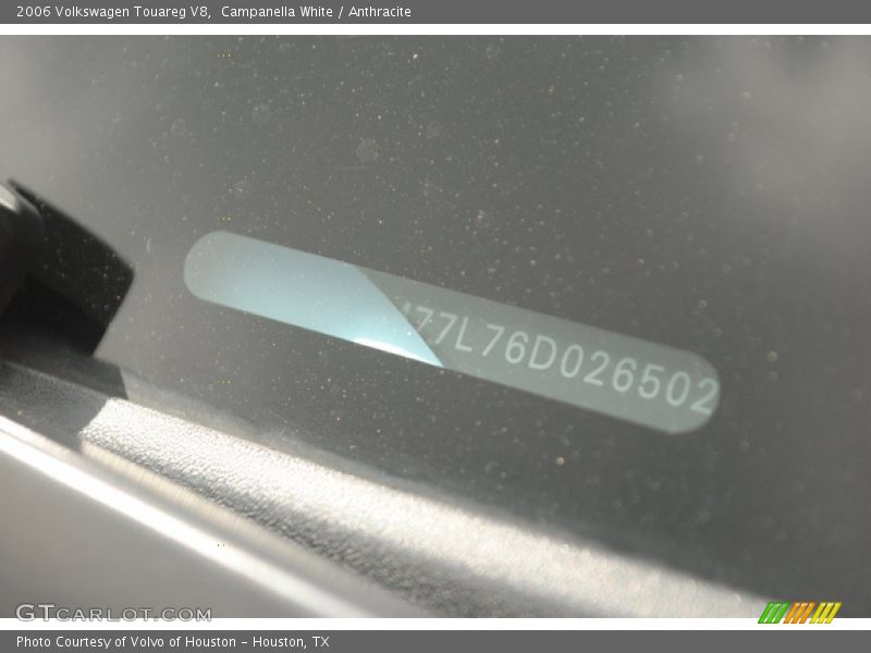 Campanella White / Anthracite 2006 Volkswagen Touareg V8