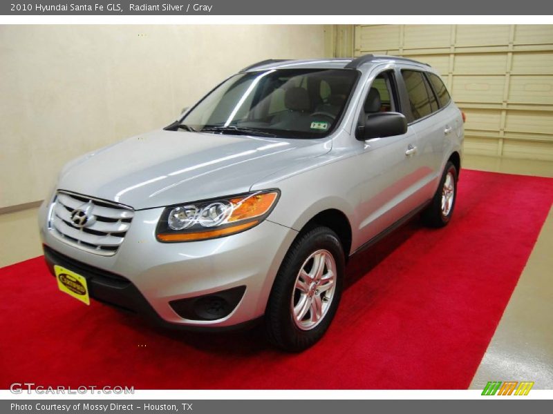 Radiant Silver / Gray 2010 Hyundai Santa Fe GLS