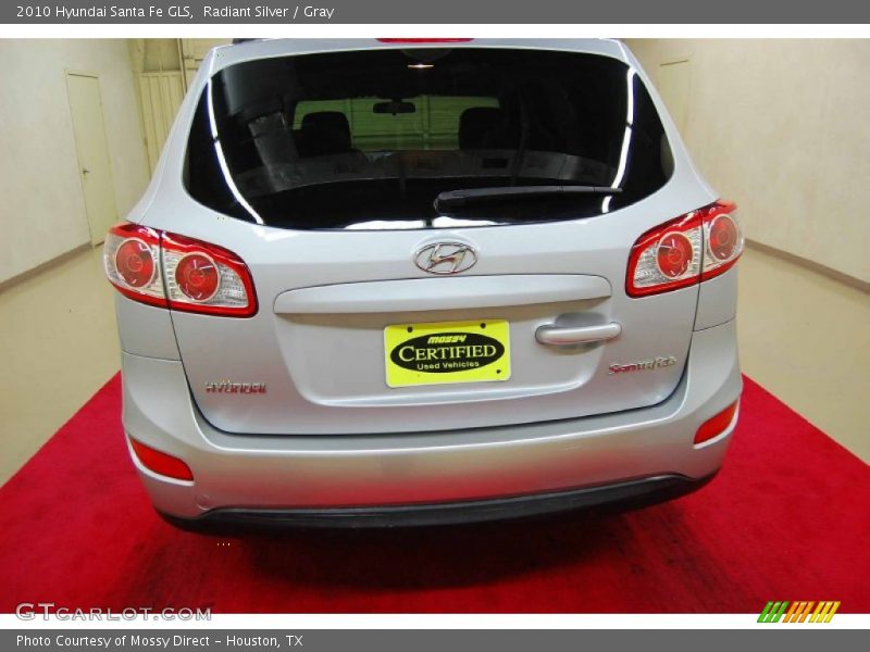 Radiant Silver / Gray 2010 Hyundai Santa Fe GLS