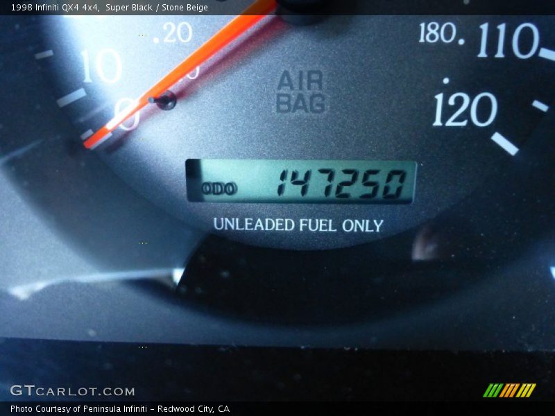 Super Black / Stone Beige 1998 Infiniti QX4 4x4