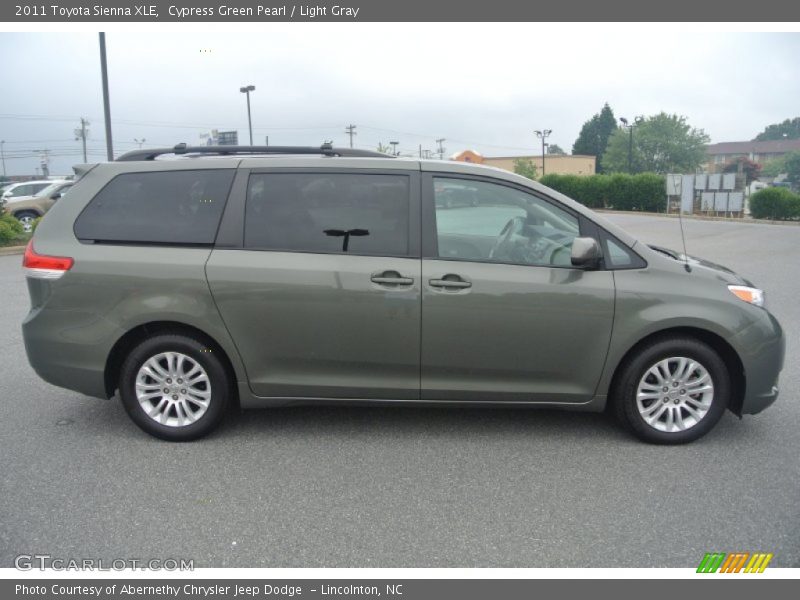 Cypress Green Pearl / Light Gray 2011 Toyota Sienna XLE