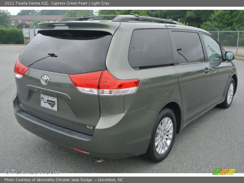 Cypress Green Pearl / Light Gray 2011 Toyota Sienna XLE