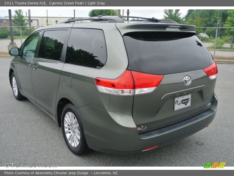 Cypress Green Pearl / Light Gray 2011 Toyota Sienna XLE