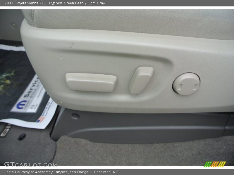 Cypress Green Pearl / Light Gray 2011 Toyota Sienna XLE