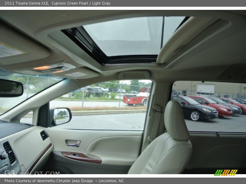 Cypress Green Pearl / Light Gray 2011 Toyota Sienna XLE
