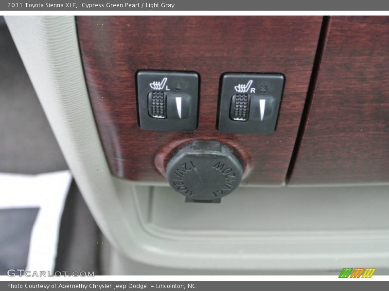 Cypress Green Pearl / Light Gray 2011 Toyota Sienna XLE