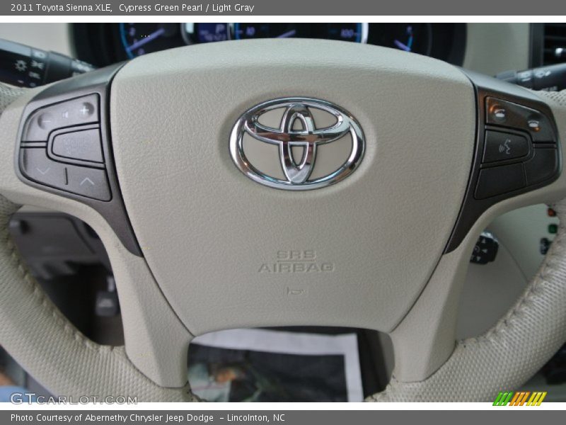 Cypress Green Pearl / Light Gray 2011 Toyota Sienna XLE