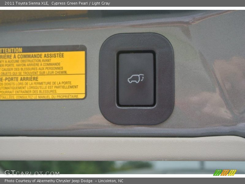 Cypress Green Pearl / Light Gray 2011 Toyota Sienna XLE