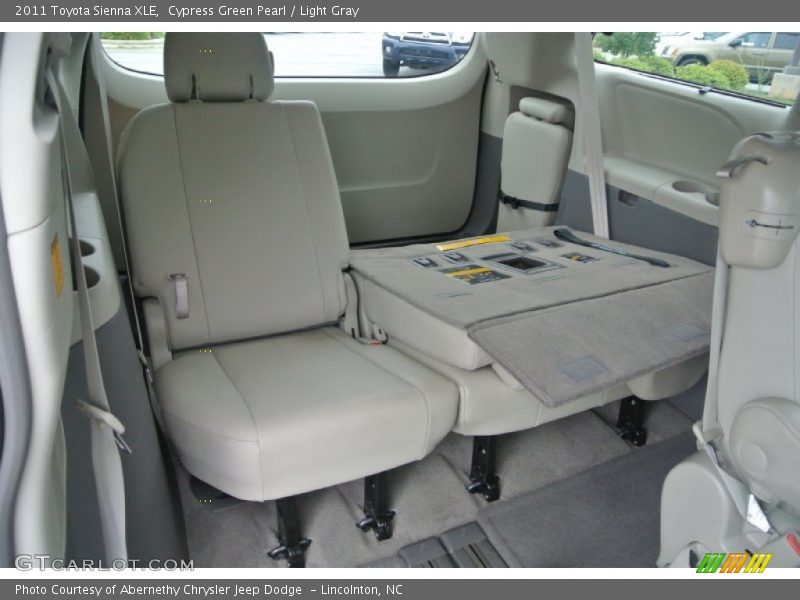 Cypress Green Pearl / Light Gray 2011 Toyota Sienna XLE
