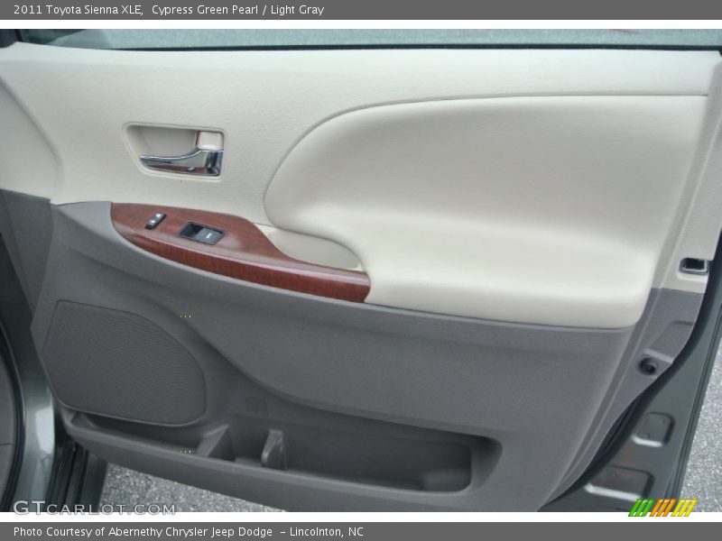 Cypress Green Pearl / Light Gray 2011 Toyota Sienna XLE