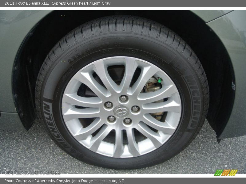 Cypress Green Pearl / Light Gray 2011 Toyota Sienna XLE