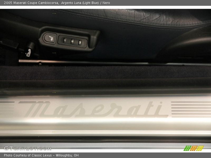 Argento Luna (Light Blue) / Nero 2005 Maserati Coupe Cambiocorsa