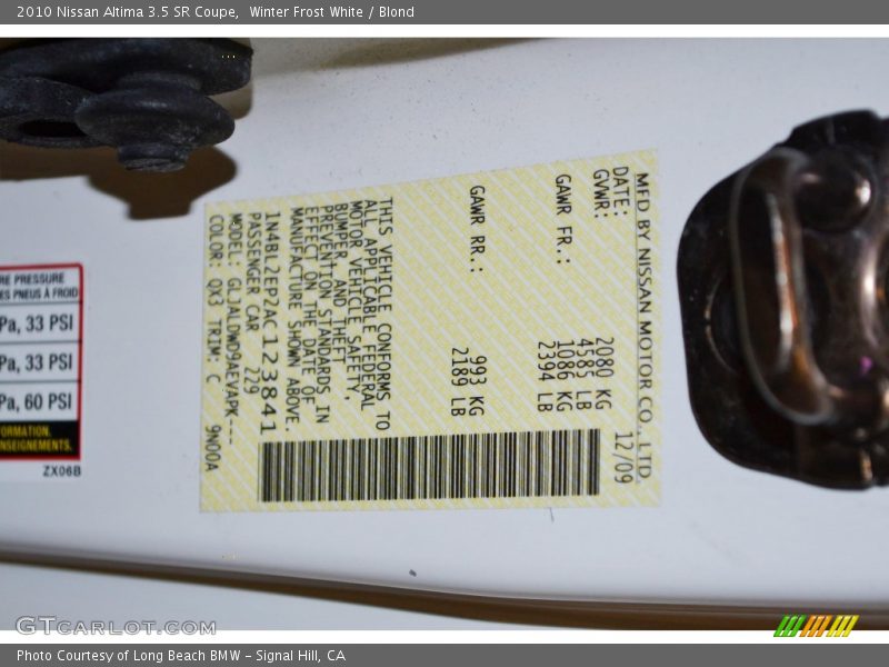 Winter Frost White / Blond 2010 Nissan Altima 3.5 SR Coupe