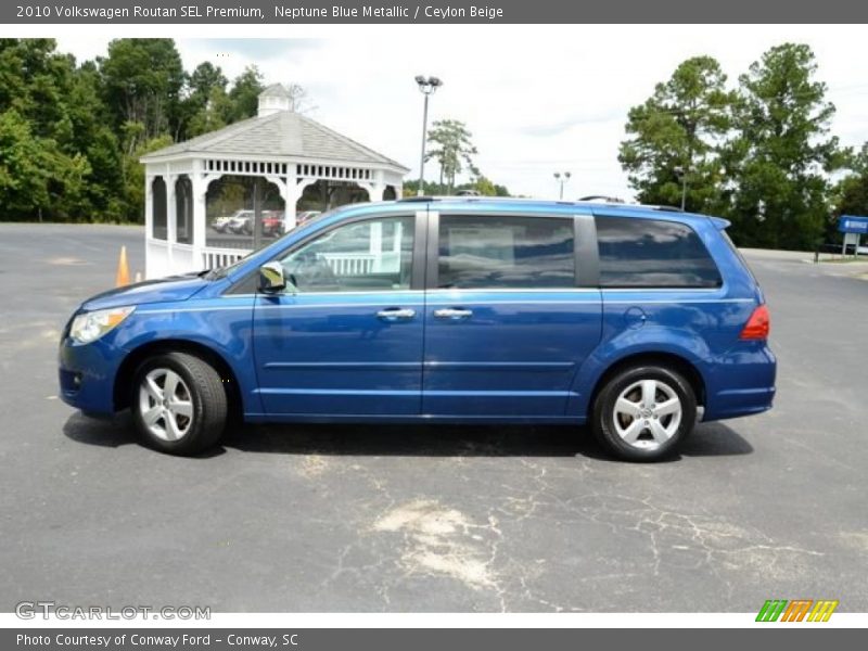 Neptune Blue Metallic / Ceylon Beige 2010 Volkswagen Routan SEL Premium