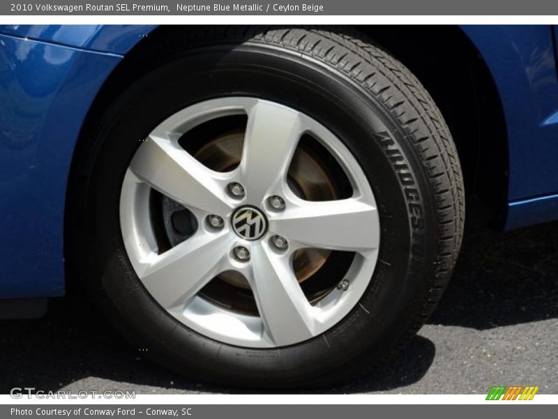 Neptune Blue Metallic / Ceylon Beige 2010 Volkswagen Routan SEL Premium