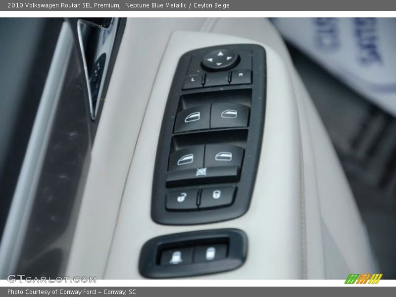 Neptune Blue Metallic / Ceylon Beige 2010 Volkswagen Routan SEL Premium