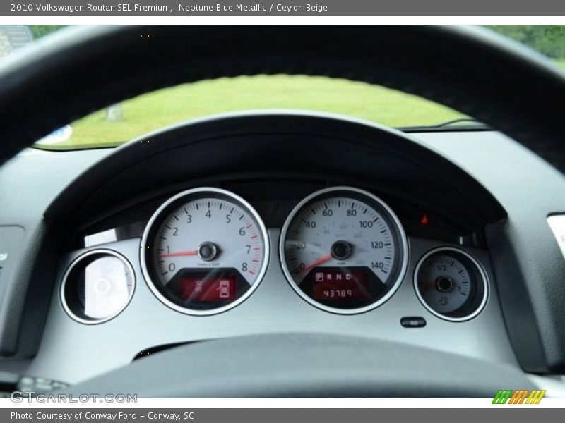 Neptune Blue Metallic / Ceylon Beige 2010 Volkswagen Routan SEL Premium