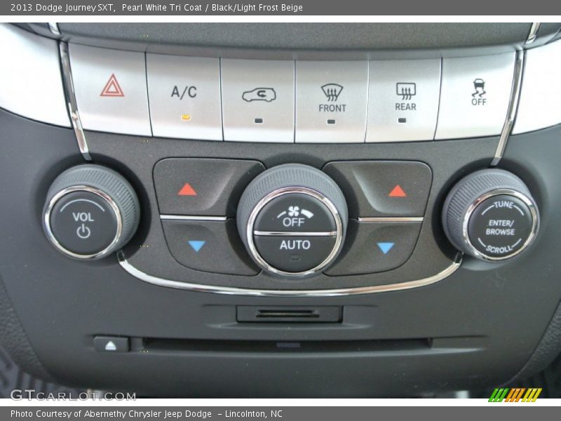 Pearl White Tri Coat / Black/Light Frost Beige 2013 Dodge Journey SXT
