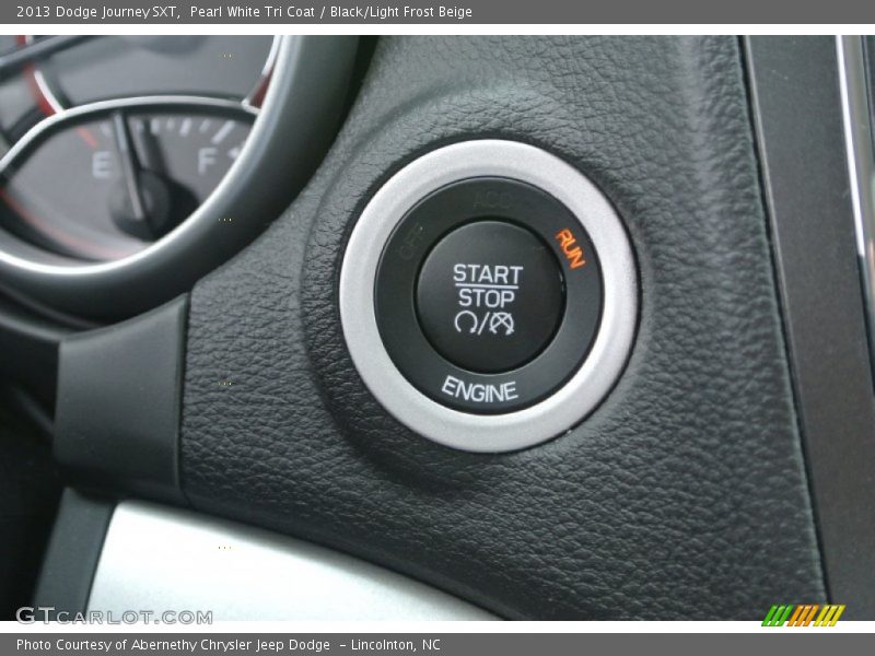 Pearl White Tri Coat / Black/Light Frost Beige 2013 Dodge Journey SXT