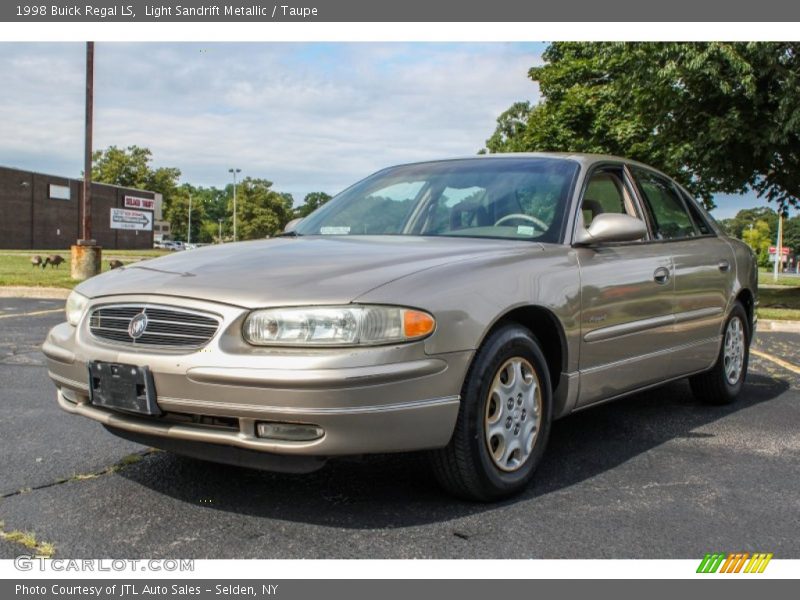 Front 3/4 View of 1998 Regal LS