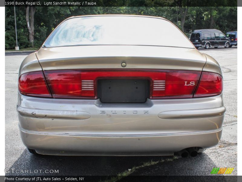 Light Sandrift Metallic / Taupe 1998 Buick Regal LS