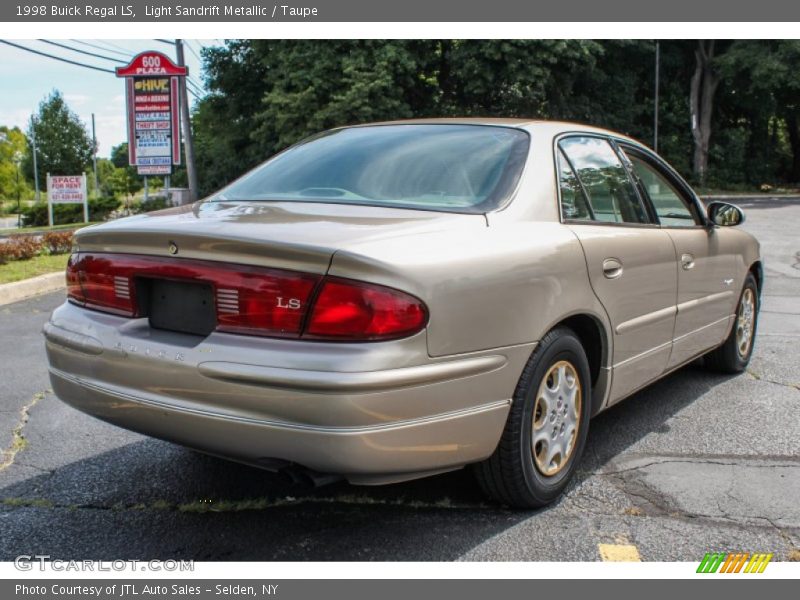 Light Sandrift Metallic / Taupe 1998 Buick Regal LS
