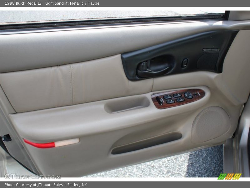 Light Sandrift Metallic / Taupe 1998 Buick Regal LS